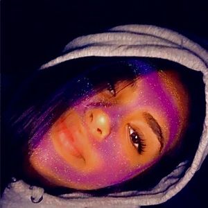 Meet your Posher, Jenifer